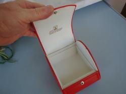 ELEGANCE ( KIRMIZI VINLY ) KOL SAATİ KUTUSU