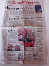 Cumhuriyet Gazetesi - 20 Şubat 2006 - Örnek Takım Sivasspor - Yabancı Maraton - Totti Şoku - Harika Çocuk Emrecan Yavuz'un Büyük Düşü- Üç İlde AKP'ye Protesto - Artan Suça Karşılık Yeni Silahlı Güç - Cumhuriyet Gezi En İyi Dergi