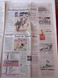 Cumhuriyet Gazetesi - 20 Şubat 2006 - Örnek Takım Sivasspor - Yabancı Maraton - Totti Şoku - Harika Çocuk Emrecan Yavuz'un Büyük Düşü- Üç İlde AKP'ye Protesto - Artan Suça Karşılık Yeni Silahlı Güç - Cumhuriyet Gezi En İyi Dergi