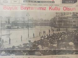 Orijinal Cumhuriyet Gazetesi - Newspaper - 29 Ekim 1949 - 29 November 1949 - Büyük Bayramımız Kutlu Olsun - Türkiye'ye Yeni Askerî Yardım - Halk, Bayramı Heyecan ve Sevinç içinde kutluyor - Feci Uçak Kazası - Atom bombası inhisarının Sonu - Kaçak İnşaat - Istanbul sergisi kapanıyor - Dünyanın En Garip Vergileri - Rüya Tabirleri - Cumhuriyeti ilan eden meclis - Cumhuriyet devrinde yapılan hamleler - Cumhuriyet devrinde yapılanlar ve yapılamayanlar - Atatürk'ten Vecizeler - 26 yıldır başaramadığımız iş deniz ticareti - Kemal Sünnetçioğlu -