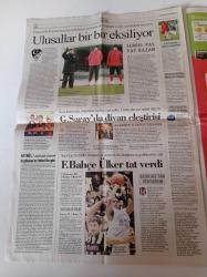 Cumhuriyet Gazetesi - 15 Kasım 2007 - Dünya Ampute Futbol Şampiyonası - Pahalı Sigara Pahalı Kanser - Global Bir Sorun Diyabet - Erkan Can En İyi Erkek Oyuncu - Militan Gibi Avukat Abdurrahman Sarıoğlu - Jetler Kuzey Irak'a Geçmedi - Santrale Çernobil Denetimi -; Meclis'te Gerilla Kavgası