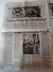 Cumhuriyet Gazetesi - 4 Şubat 2008 - Soluk Kesen Maç Efes Pilsen'in - Adnan Polat'tan Fenerbahçe'ye Gönderme Brezilya'ya Karşı Oynadık - Sırbistan Tadiç Dedi - Türkiye'de Kanser Hızla Yayılıyor - Hitler'in Kayıp Denizaltıları Karadeniz'de - Alevilerden Protesto