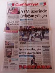 Cumhuriyet Gazetesi - 7 Şubat 2015 - Telefonda Basket Kavgası - Ergin Ataman - Fenerbahçe Trabzonspor Maçı - Angelina Jolie - AYM Üzerinde Recep Tayyip Erdoğan Gölgesi - TÜSİAD'dan Merkez Uyarısı Önemli Olan Bağımsızlık - Birleşik Haziran Hareketi - 17 Aralık'ın Hakimine Ödül