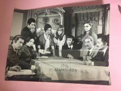 YEŞİLÇAM'DAN ''TATLI SEVGİLİM'' ADLI FİLMİN ORİJİNAL BÜYÜK BOY FOTOĞRAFI - 24 x 18 cm EBADINDA - YILDIZ TEZCAN, SALİH GÜNEY, ÖNDER SOMER, ALTAN GÜNBAY, GÜLGÜN ERDEM, DEVLET DEVRİM, AYNUR AYDAN ve AYDIN TEZEL AYNI KAREDE... M. IŞIK TORAMAN, METİN FİLM... ÖZEL ARŞİV
