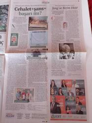 Cumhuriyet Pazar Gazetesi - 25 Aralık 2022 - Altın Portakallı Oyuncu Cem Yiğit Üzümoğlu Fotoğrafı - Yeni Avatar Tam Bir Düş Kırıklığı - Keyifle Dolu Bir Yılbaşı Akşamı - 2022'nin Özeti Bu Resimde - Üstün Dökmen Çok Boyutlu Düşünme Sistematiği