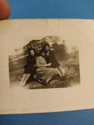 KRT105-----KÖŞK FONLU GENÇ HANIMLAR FOTOĞRAFI