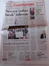 Cumhuriyet Gazetesi - 23 Aralık 2009 - Cüneyt Çakır Avrupa'da Kategori Atladı - Fenerbahçe Kaptanı Alex De Souza - Dinazor'da Söz Belediyede -Su Manifestosu İçin Geri Sayım - Yeni Parti Genel Başkanı Tuncay Özkan - Türkan Saylan'ın Adını Sildirmek İstiyorlar - Cemevleri İbadet Yeri