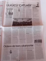 Cumhuriyet Gazetesi - 9 Aralık 2018 - Vakıfbank Finalde - Ersun Yanal Fenerbahçe'ye Doğru - Gaz Devi Bir Öte Gezegen Balon Gibi Şişiyor - Mars'ın Sesi Duyuldu - Fransa'da Sarı Yelekli Eylemi Avrupa'ya Yayılıyor - İonna Kuçuradi - İsmet İnönü'nün Adolf Hitler'e Yanıtı