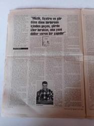 Cumhuriyet Kitap Gazetesi - 24 Temmuz 1997 - Sayı 388 - Öykücülüğümüzün Özgün Bir Adı Mehmet Zaman Saçlıoğlu Fotoğrafı- Ballard'ın Çarpışması -Mitolojiler Semboller Ve Halılar - Fransız Şiiri Antolojisi- Marie Claire Bancquart - Kürtlerin İlkçağ Tarihi Ve Kültürü