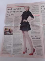 Cumhuriyet Pazar Gazetesi - 15 Kasım 2009 - Sayı 1234 - Monica Bellucci Hala Eksiği - Yine Dave Grohl-- Bozcaada'dan Sevgi Öyküleri Gülse Birsel Fotoğrafı - Çocukluk Hayallerim Gerçek Oldu - Halikarnas Balıkçısı - Güler Zere Kelepçeyle Ölümü Beklemek - Tiyatro Maan- Topluluk Radyoları