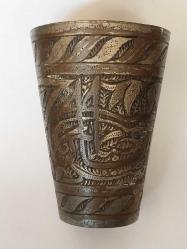 OSMANLI DÖNEMİ AYETLER YAZILI PATİNESİNİ ALMIŞ, ORİJİNAL HİCAZ İŞİ ZEMZEM,  ŞERBET BARDAĞI.EL İŞÇİLİĞİNİN EN GÜZELİ, KOLEKSIYON DEĞERİ YUKSEK, NADİR BİR ÜRÜNDÜR..