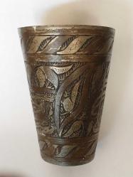 OSMANLI DÖNEMİ AYETLER YAZILI PATİNESİNİ ALMIŞ, ORİJİNAL HİCAZ İŞİ ZEMZEM,  ŞERBET BARDAĞI.EL İŞÇİLİĞİNİN EN GÜZELİ, KOLEKSIYON DEĞERİ YUKSEK, NADİR BİR ÜRÜNDÜR..