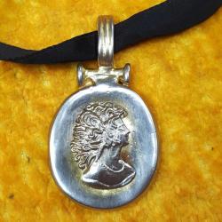 VINTAGE AVRUPA GENÇ KADIN PORTRE METAL KAMEO SİYAH KORDELALI GERDANLIK