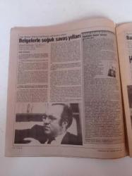 Cumhuriyet Kitap Gazetesi - 15 Haziran 1990- Sayı 18 - Müslüman Kadınların İktidarı - Büyük Larousse -- Faik Başbuğ - Devleti Nasıl Soyuyorlar-Kimmeryalı Conan Batı'ya Karşı - -Yalnızlığın Bir Yürek - Postmodernizm - Ortaçağ İnsanları Ve Kültürü - Prusyalı Subay - Kızıldan Yeşile - Politika - Felsefe - Polisiye - Acı Toplayan İpekli Çardak Kuşu