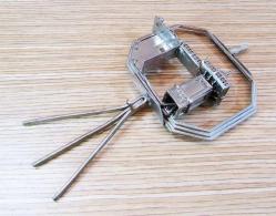 İzMiR TARİHİ ASANSÖR BiNaSı BİBLO.........Sanatçı Türkiz