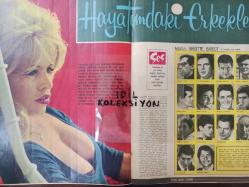 Ses Dergisi - 30 Temmuz 1966 - Sayı:31 - Hülya Koçyiğit - Tamer Yiğit - Ajda Pekkan - Tunç Okan - Ediz Hun - Selda Alkor - Yusuf Sezgin - Esen Püsküllü - Fatma Girik - Montgomery Clift - Yapı ve Kredi Bankası reklamı - Neriman Köksal - Berker İnanoğlu - Clark Gable - Steve McQueen - Michael Caine - İzzet Günay - Gunther Sachs - Brigitte Bardot - Çığlık film fotoromanı - Zeki Müren - Nestle çikolata reklamı - Pareja krem reklamı - Alec Guinnes - Guksitan Güzey - Toron Karacaoğlu - Jeyan Tözüm - Gül Gülgün - Vanessa Redgrave - Bulmaca - Handan Adakli mı - Tursil reklamı fotoğraf ve haberi
