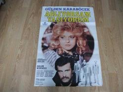 DÖNEMİNDEN ORJİNAL FİLM AFİŞİ - AĞLIYORSAM YAŞIYORUM - GÜLDEN KARABÖCEK - SALİH KIRMIZI