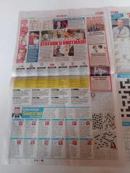 Sözcü Şık Gazetesi - 10 Kasım 2016 - Mesut Özil Gece Hayatında Ofsayta Düştü - Neslihan Atagül 18'ime Kadar Sete Annem Götürdü- Zülfü Livaneli'nin 50. Sanat Yılı Konseri - Sezen Aksu - Ayşe Tolga - Gülben Ergen- Burak Özçivit Yüzüğü Gösterdi - Fahriye Evcen -  Atiye Kadınlar İçin Koşacak - Tuba Büyüküstün - Kıvanç Tatlıtuğ