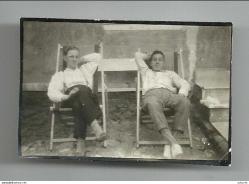 1929 BURSA SİGARA İÇEN ADAM VE ŞEZLONGTA KEYİF YAPAN ADAM FOTOĞRAFI...