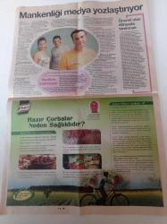 Cumhuriyet Haftasonu Gazetesi - 30 Eylül 2006 - Sayı 18 -  Mankenliği Medya Yozlaştırıyor - Bu Papa İsa'ya Yakışmıyor - İşyerinde Kabus Duygusal Taciz - Bademler Köyü Sahnesi - Mustafa Anarat Sahnesi - Modanın Şeytani Dansı - Baroktaki Yalnızlık - Kırsalda Büyümenin Sancılı Halleri