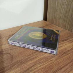 JAK DELEON - BEYOĞLU'NDA BEYAZ RUSLAR / SESLENDİREN: TUNA EGEMEN - PLAKSAN 2 KASET SESLİ KİTAP