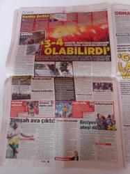 Milliyet Gazetesi - 7 Nisan 2014 -  Galatasaray Fenerbahçe Derbisinde 12 Sarı Kart 2 Kart 1 De Gol Vardı - Yargıdan Vur İhtarı - Başpiskopos'tan Tarihi Ziyaret - Reyhanlı Eylemi El Kaide'nin İşi - Ağrı Seçimi İptal - Modeller Mehter Marşı İle Yürüdüler