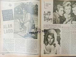 Ses Dergisi - 8 Şubat 1964 - Sayı:7 - Annette Stroyberg - Claudia Cardinale - Göksel Arsoy - Paul Newman - Melvyn Douglas - Feridun Çölgeçen - Geraldine Chaplin - Işık Yenersu - Alaeddin Yavaşça - Willy Dirtl - Lisl Maar - Şeytan Ruhlu Kadın filmi fotoromanı - Alan Ladd - Ann Margret - Elvis Presley - Vernon Presley - Sylvie Vartan - Chubby Checker - Yabancı filmi fotoromanı - Nur İnsel - Nejat Çetinok - Gönül Yazar - Erol Keskin - Metin Serezli - Gülsün Kamu - Erol Günaydın - Sema Özcan - Tuncel Kurtiz - Cahide Sonku - Tolga Aşkıner - Cüneyt Gökçer - Ege Ernart - Fritz Engel - Maria Callas - Peter Ustinov - Francoise Sagan - Herşey Bir anda oldu film fotoromanı - Doris Day - Rock Hudson - Oya Başar - Filiz Başar - Yapı ve Kredi Bankası reklamı -