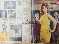 Ses Dergisi - 18 Nisan 1964 - Sayı:17 - Tamer Yiğit - Filiz Akın - Türker İnanoğlu - Ayten Kaçmaz - Brigitte Bardot - Curd Jürgens - Simone Bicheron - Jayne Mansfield - Cameron Mitchell - Ayhan Işık - Ingrid Bergman - David Niven - Gregory Peck - Debbie Reynolds - Hülya Koçyiğit - Seytan Ruhlu Kadın filmi fotoromanı - Michele Mercier - Duke Ellington - Cielito Lindo - Johnny Hallyday - Atilla Berkan - Artie Bernstein - Ahmet Tarık Tekçe - Yabancı filmi fotoromanı - Neriman Köksal - Gönül Atalay - Orhan Alkan - Sevda Ferdağ - Tanju Gürsu - İzzet Günay - Semra Sar - Cüneyt Arkın - Gülbin Eray - Ediz Hun - Suzan Avcı - Nur İnsel - Orhan Günşiray - Senih Orkan - Altan Karındaş - Nejat Uygur - Ziya Akelli - Ayhan Baran - Özcan Sevgen - Gülriz Sururi - Herşey Bir anda Oldu film Fotoromanı - Tanju Gürsu - Sevil Candan - Erol Tezeren - Sadri Alışık - Tümay Tunçalp - Ali Şen -