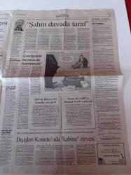 Cumhuriyet Gazetesi - 1 Mayıs 2009 - Yasaklı 1 Mayıs Bayramı - Azerbaycan Okul Katliamı İle Sarsıldı - Hilmi Özkök İlker Başbuğ Görüşmesi - Dünya Sağlık Örgütü Domuz Gribi İçin Uyardı - Deniz Baykal- İstanbul Valisi Muammer Güler'den Gözdağı