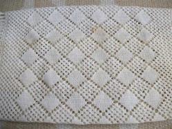 A 16 - DANTEL - YENİ DOĞAN BEBEKLERE  HEDİYE OLARAK ALTIN TAKMAK İSTEYENLER   İÇİN YAPILMIŞ  ''ALTIN YASTIĞI''