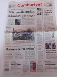 Cumhuriyet Gazetesi - 3 Eylül 2009 - TSK Okullarından Atılanlara Piyango - 6 Yıllık Gaz Vurgunun Belgesi - Bilge Köyü Katliamı Davası Başladı - Deniz Feneri Letonya'ya Kadar Uzandı - Cumhuriyet Savcısı Ferhat Sarıkaya Gizli Tanık Mı - Arılar Cep Telefonu Kurbanı - Ermenistan Açılımı