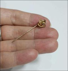 Victorian Antika 9 Ayar Altın ve Ham Elmas Aşk Düğümü Stickpin Yaka İğnesi  (91)