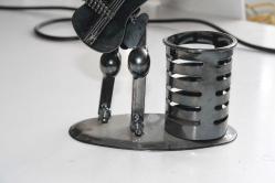 EL YAPIMI ELINDE  GITARLI  ADAM KALEMLIK METAL DETAYLAR RESIMLERDE   (KİTAP RAF