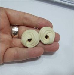 Vintage Kemik Rengi Malzemeden Yapılmış Klipsli Küpeler  (91)