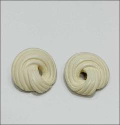 Vintage Kemik Rengi Malzemeden Yapılmış Klipsli Küpeler  (91)