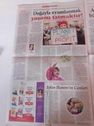 Cumhuriyet Pazar Gazetesi - 30 Ocak 2022 - Bir Elbiseden Daha Fazlası Giyi- Erol Taş'a Taş Atmak - Göknil Boğan Fotoğrafı - Sedef Avcı Yeni Dönem Yeni İmaj - Onların Adı Madrigal - Japonya'dan Bir Araba Sevdası - Boşluk Ve Sanat İlişkisi