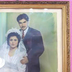 RETRO GELİN VE DAMAT ORJİNAL ÇERÇEVESİNDE STÜDYO RENKLİ FOTOĞRAF