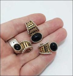 Vintage PREMİER DESİGNS Altın ve Gümüş Ton Siyah Taşlı Klipsli Küpeler ve kolye Ucu Set (91)