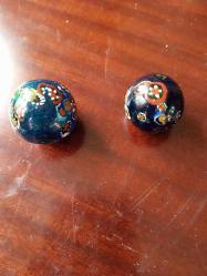 8 adet boncuk 6 adet cam  iki adet seramik