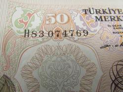 6.EMİSYON 1.TERTİP 50 TL TÜRK LİRASI H83 O74769 SERİ NUMARALI KAĞIT PARA ÇİL ALTI 859
