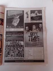 Hürriyet Keyif Gazetesi - 15  Mayıs 2005 - Sünger Bob Adam Olmak İstiyor - Yelda Reynaud Ve Nihat Odabaşının Dört Gün Boyunca Çekilen Sevişme Sahnesi - Şair Behçet Necatigil'in Kızı Ayşe Sarısayın - Kaşgarlı Mahmud - Teoman - Candan Erçetin - Anathema - Mor Ve Ötesi - Yalın - Rasim Öztekin