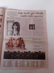 Hürriyet Keyif Gazetesi - 8 Ağustos 20004 - Eleştirmenleri İkiye Bölen Rol Gwyneth Sylvia Olunca - Cüneyt Koryürek Olimpiyadlar Kitabını Yazmak İçin 40 Yıl Uğraştı - Cem Özer - Nurgül Yeşilçay - Amerikalı Şair Yazar Sylvia Plath - Jackie Chan - Chris Tucker