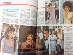 Erkekçe Aylık Aktüalite Sinema Tiyatro Müzik ve Magazin Dergisi - Aralık 1985 - Linda Blair - - Ay-yıldız mayo reklamı - Ahu Tuğba - Tarık Akan - Hülya Avşar - Angie Layne - Müge Gördürür - Neşe Erberk - Florence Guerin - Gina Lollobrigida - Joan Collins - Linda Gray - Morgan Fairchild - Sophia Loren - Victoria Principal - Mustafa Taşova - Ankara'da öğrenci pazarı - Marlboro sigara reklamı - Neşe Erberk - Nazlı Deniz - Müge Gördürür - Oya Aydoğan - Cüneyt Arkın - Müjde Ar - Bülent Ersoy - Bahar Öztan - Hülya Avşar - Banu Alkan - Serpil Çakmaklı - Tolga Savacı - Gökhan Güney - Nilgün Akçaoğlu -Havelock Ellis - - Güngör Bayrak - Burçin Orhon - Ayşegül Ünsal - Alev Sayın - Angie Layne - Neşeli Fıkralar - Bulmaca - 1985 te Türk sineması - Derimod reklamı -