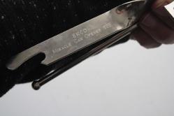 VINTAGE EKCO MUCİZE konserve açacağı 885 METAL ABD YAPIMI  DETAYLAR RESIMLERDE  (İSİMSİZ DEMİR RAF