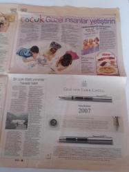 Cumhuriyet Haftasonu Gazetesi - 8 Aralık 2007 - Sayı 80 -  Çizgi Roman Tadında Bir Komedi Dadım Aşk - BM Suma'da Açık Sanatçı Atölyeleri - Unutulan Zapyon Lisesi - Alpella -Cem Davran Fotoğrafı - Tuya'nın Savaşı - Piyanist Besteci Fahir Atakoğlu Grammy'e Aday - Zülal Kalkandelen