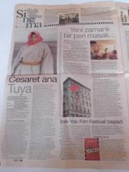 Cumhuriyet Haftasonu Gazetesi - 8 Aralık 2007 - Sayı 80 -  Çizgi Roman Tadında Bir Komedi Dadım Aşk - BM Suma'da Açık Sanatçı Atölyeleri - Unutulan Zapyon Lisesi - Alpella -Cem Davran Fotoğrafı - Tuya'nın Savaşı - Piyanist Besteci Fahir Atakoğlu Grammy'e Aday - Zülal Kalkandelen