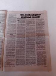 Cumhuriyet Kitap Gazetesi - 20 Eylül 2001 - Sayı 605 - Doğumunun 100. Yılında Hilmi Ziya Ülken Fotoğrafı - Kanıksadığım Biri Orhan Veli Adlı Kitabı S. Akın Tanıtıyor - Osmanlı İktisat Tarihi - Şiir Atlası'nda Bu Hafta Ivan Bunin Var