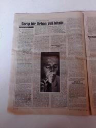 Cumhuriyet Kitap Gazetesi  - 14 Aralık 1995-  Sayı 304 - İçimizdeki Katilin Yazarı Patricia Highsmith Fotoğrafı - Mehmet Sucu'dan Halk Bunu Bilmesin - Gençlerin Bir Solukta Okuduğu Dizi Limandaki Canavar - Türkmenceden Türkçe'ye İlk Sözlük - Tiksinti Çağı - Reşat Nuri'nin Romancılığı - Teoride Sınıf Ulus Edebiyat