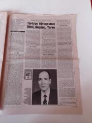 Cumhuriyet Kitap Gazetesi - 8 Şubat 2001 - Sayı 573 - Şiirin Fotoğrafını Çeken Adam Lütfi Özkök Fotoğrafı - Fethi Naci Eleştiri Günlüğünde Bu Hafta Katherine Mansfield'in Öykülerini Değerlendiriyor - Deniz Durukan Hatice Meryem'le Siftah Üzerine Konuştu - Cem Akaş Olgunluk Çağı Üçlemesi - Melih Cevdet Anday - Oktay Rıfat - Baudelaire