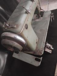 DİKİŞ MAKİNESİ, MASA ÜSTÜ ANTİKA NAUMANN  MARKA ALMAN DİKİŞ MAKİNESİ, DEKORLUKTUR, ÇALIŞMIYOR, HALİYLE..